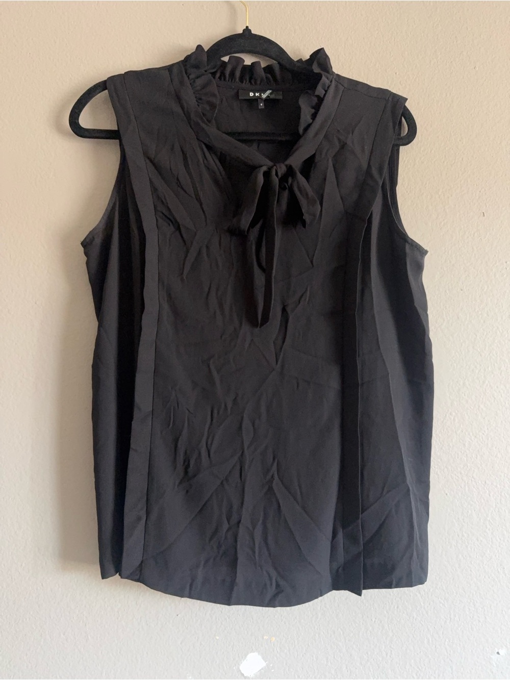 DKNY Black Sleeveless Tie-Neck Blouse
